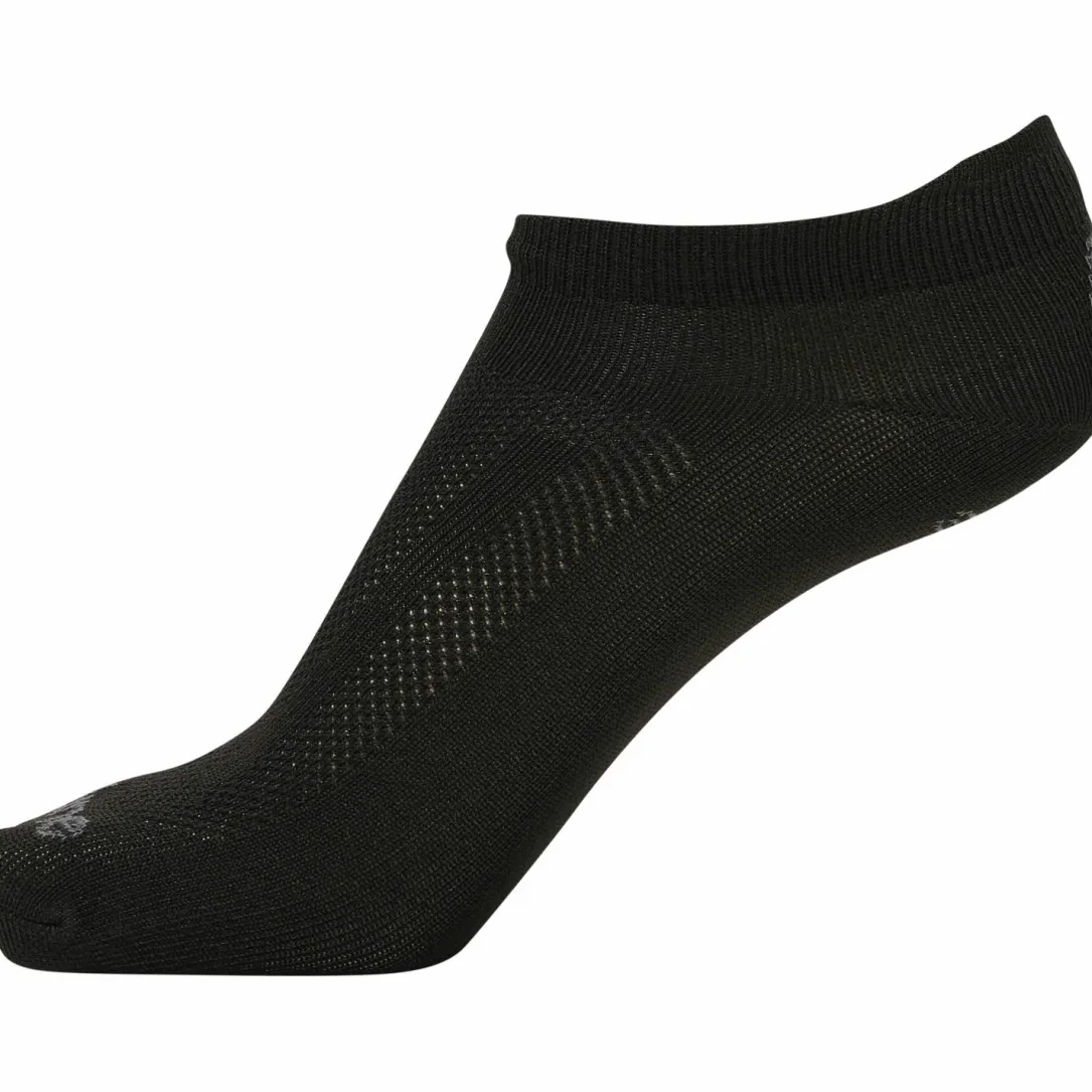 BASE SOCKLET