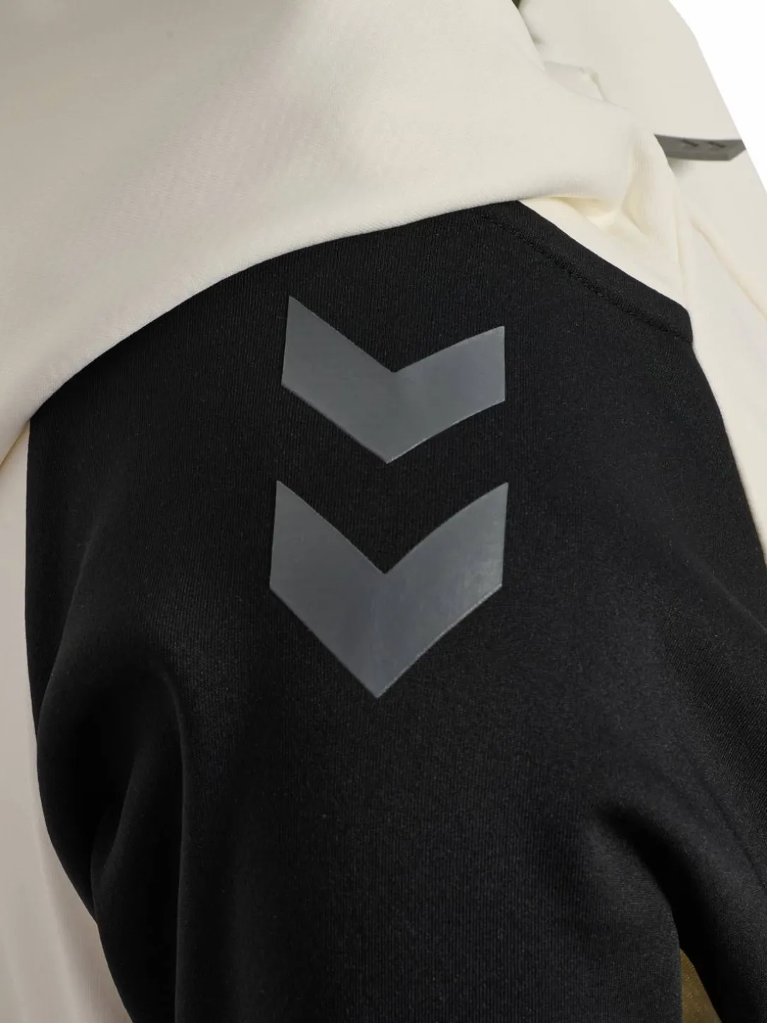 hmlCIMA 2.0 ZIP HOODIE WOMAN