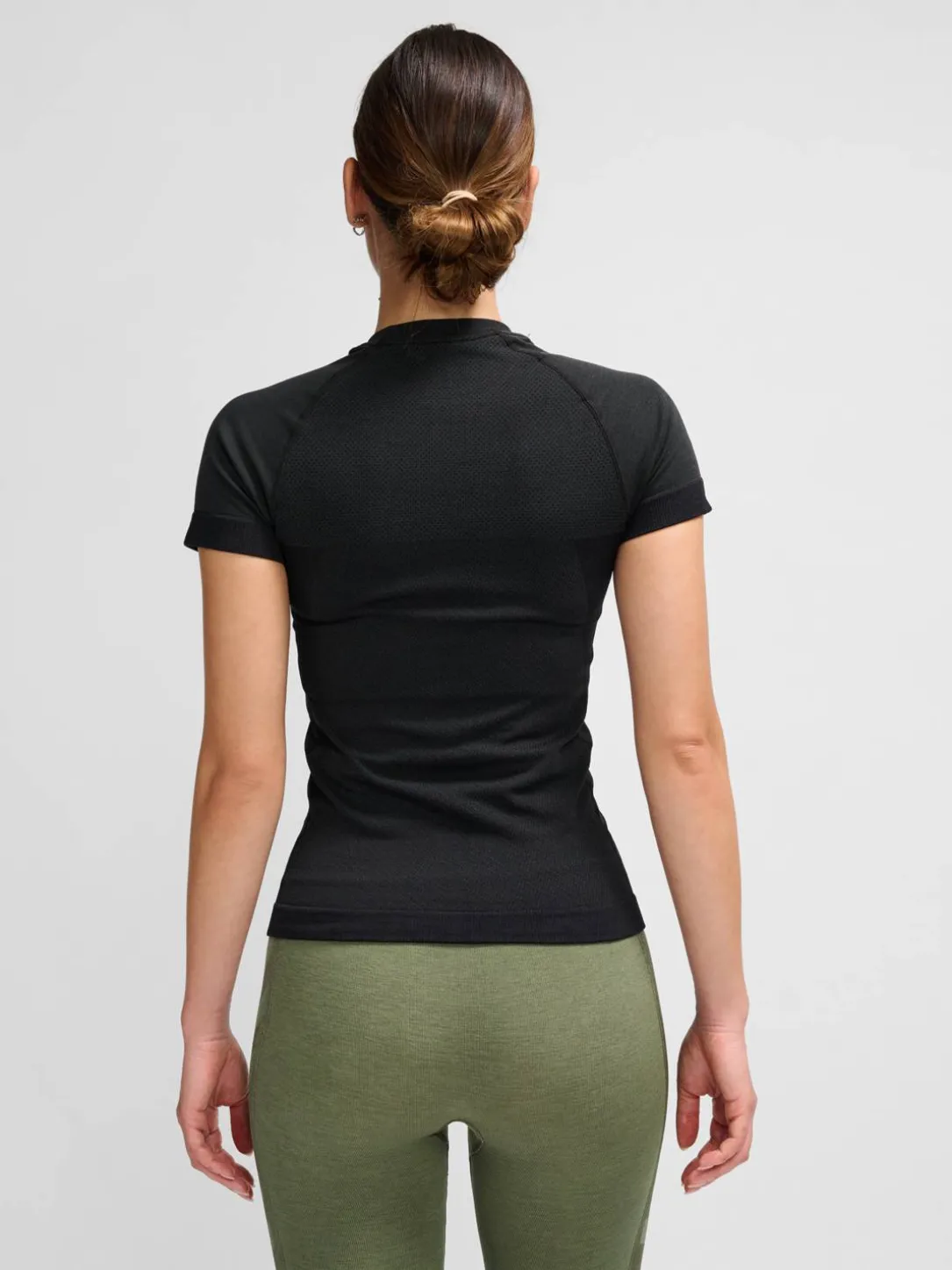 hmlCLEA SEAMLESS TIGHT T-SHIRT