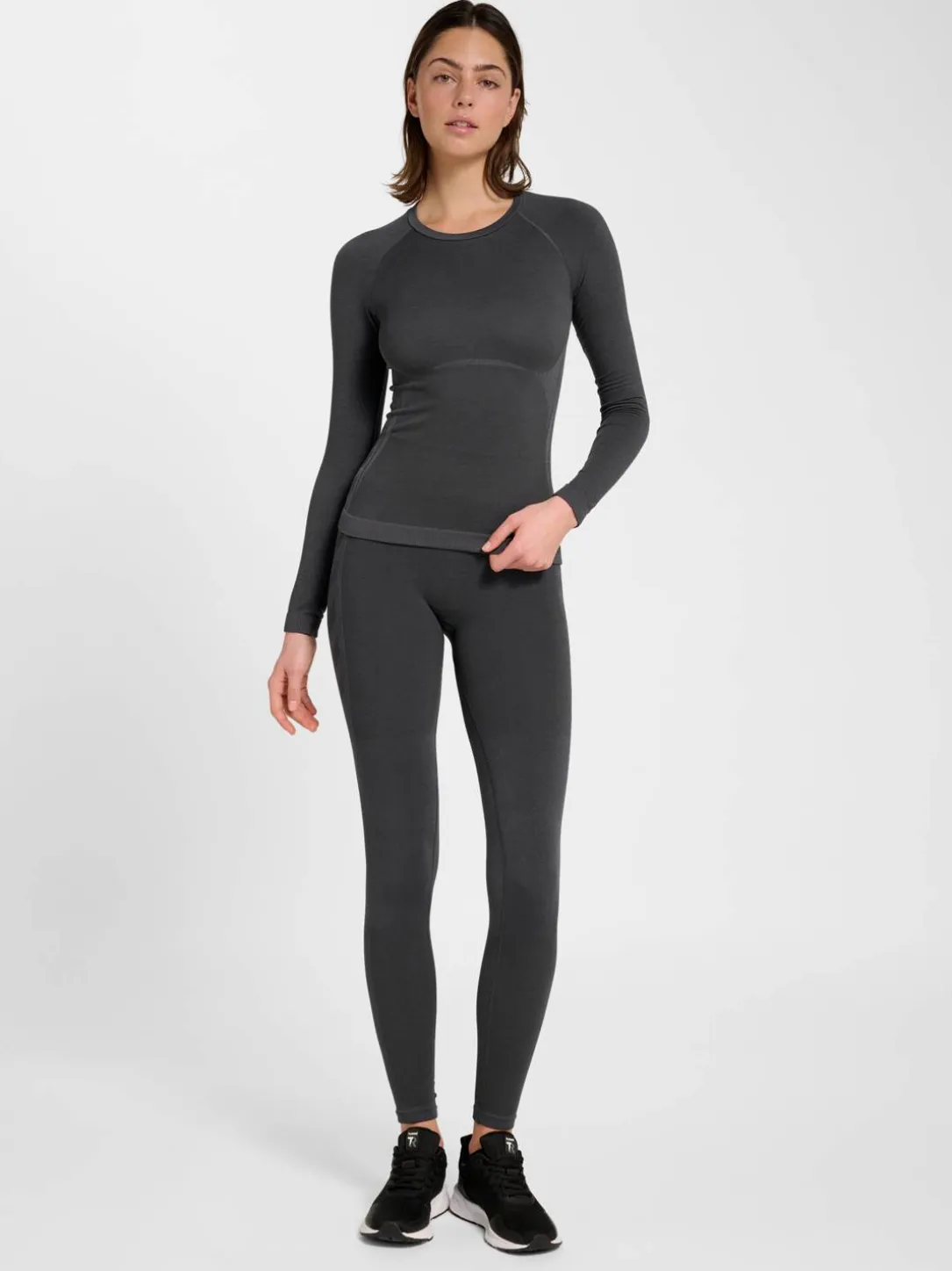 hmlCLEA SEAMLESS TIGHT T-SHIRT L/S