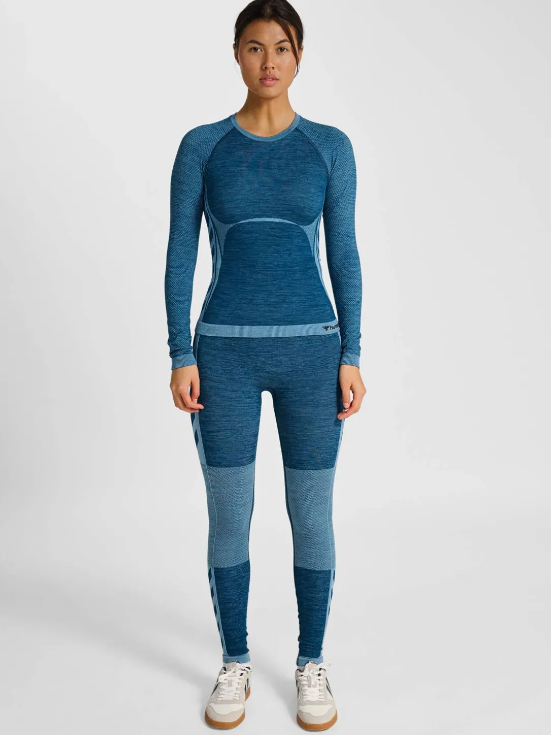 hmlCLEA SEAMLESS TIGHT T-SHIRT L/S