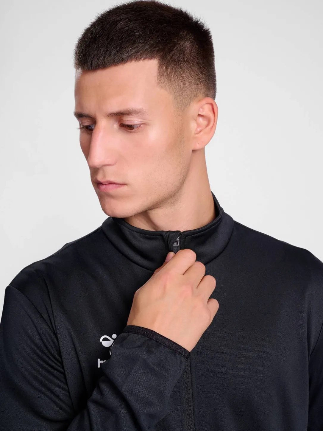 hmlESSENTIAL TRACK JACKET