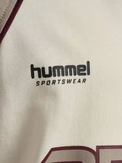 hmlJR REG V-NECK BEES T-SHIRT S/S