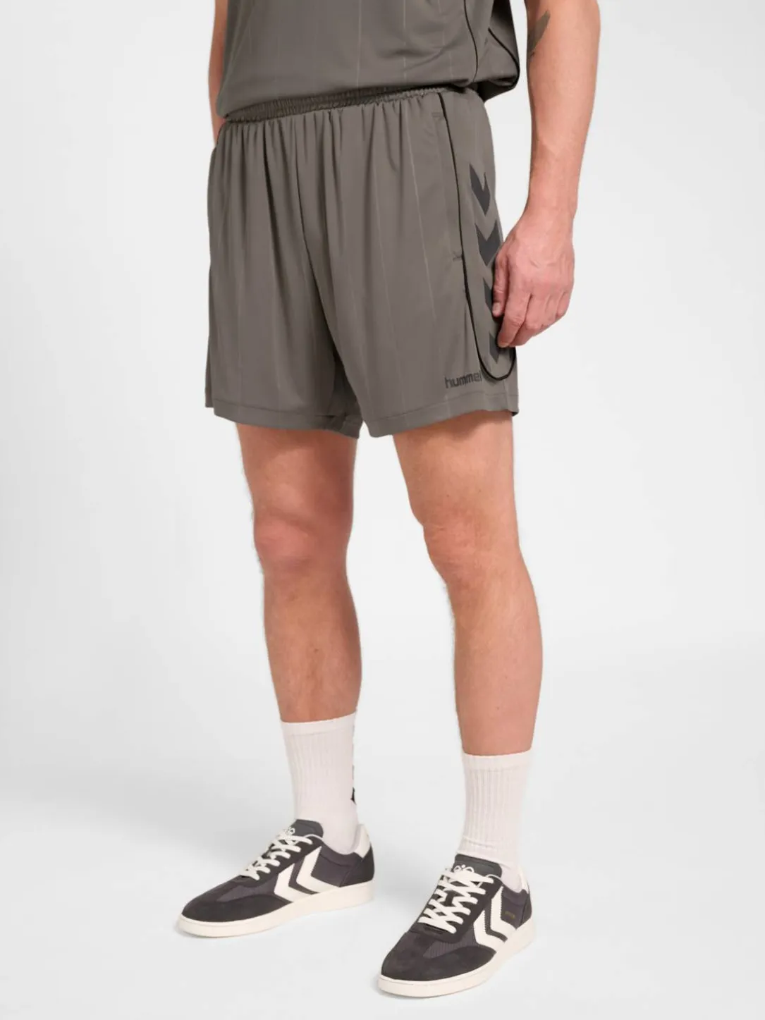 hmlPITCH SHORTS