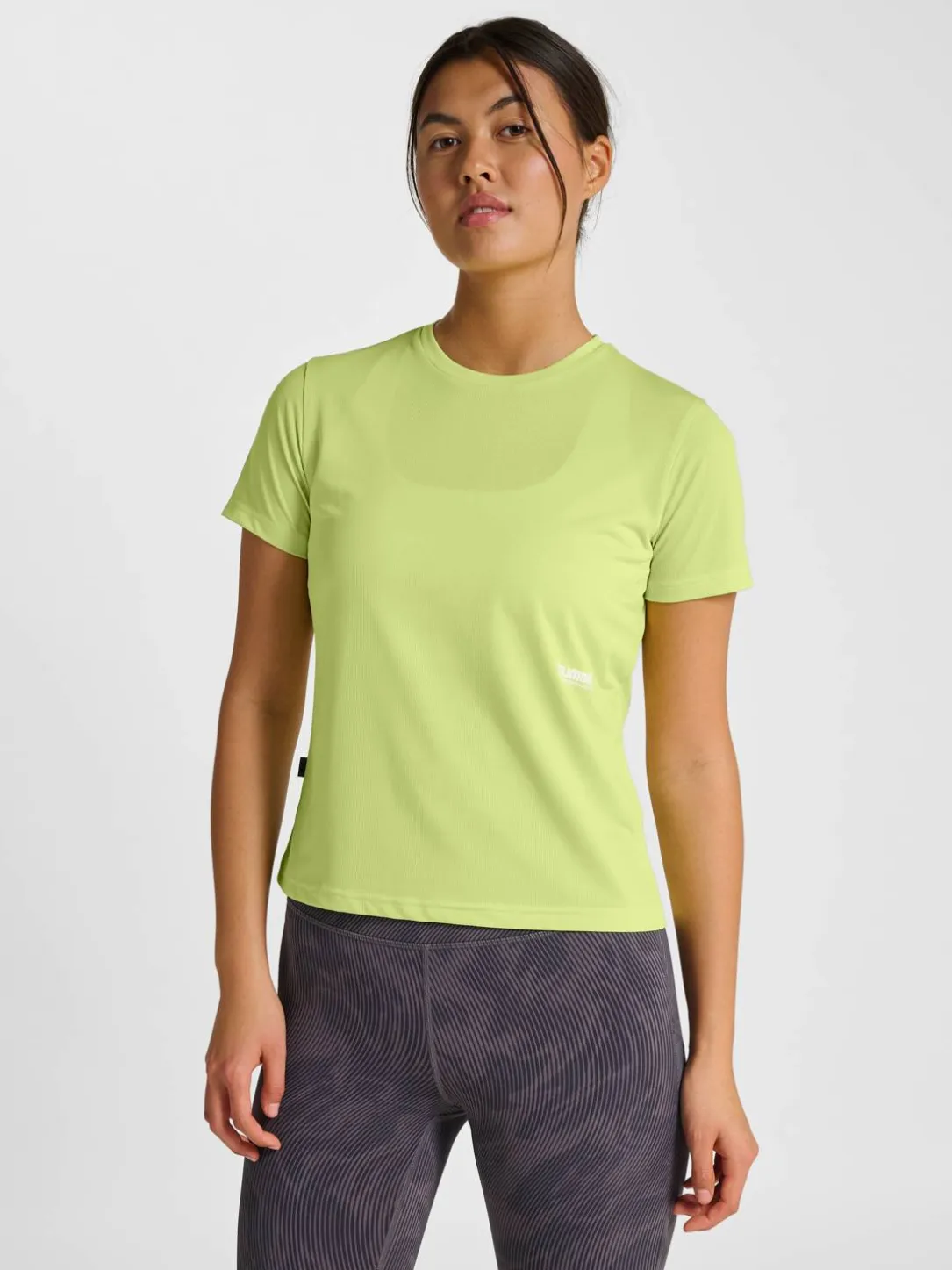 hmlPULSE WORKOUT W T-SHIRT S/S
