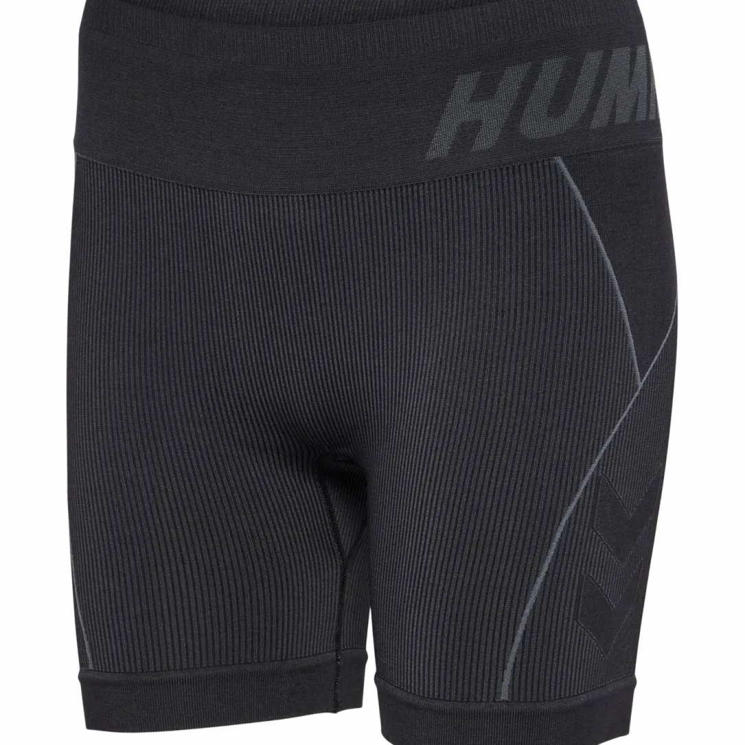 hmlTE CHRISTEL SEAMLESS SHORTS