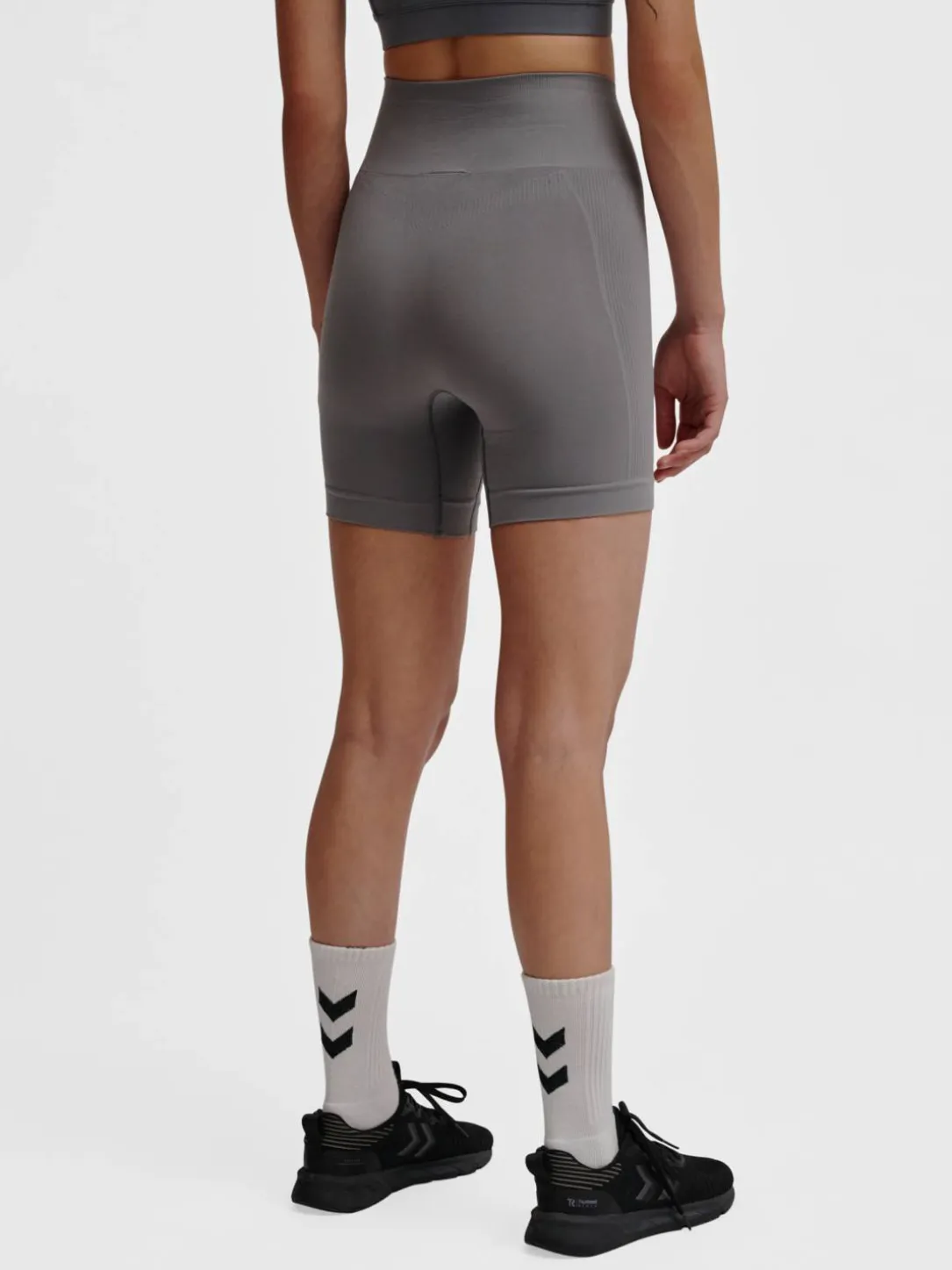 hmlTIF SEAMLESS SHORTS