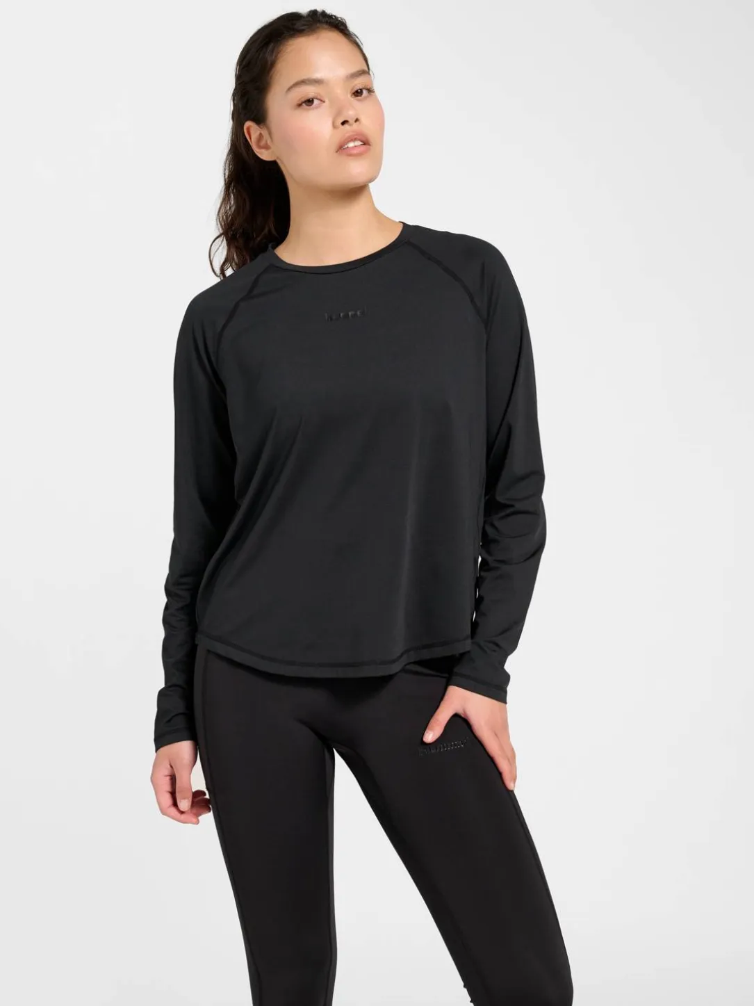 hmlVANJA TECH T-SHIRT L/S