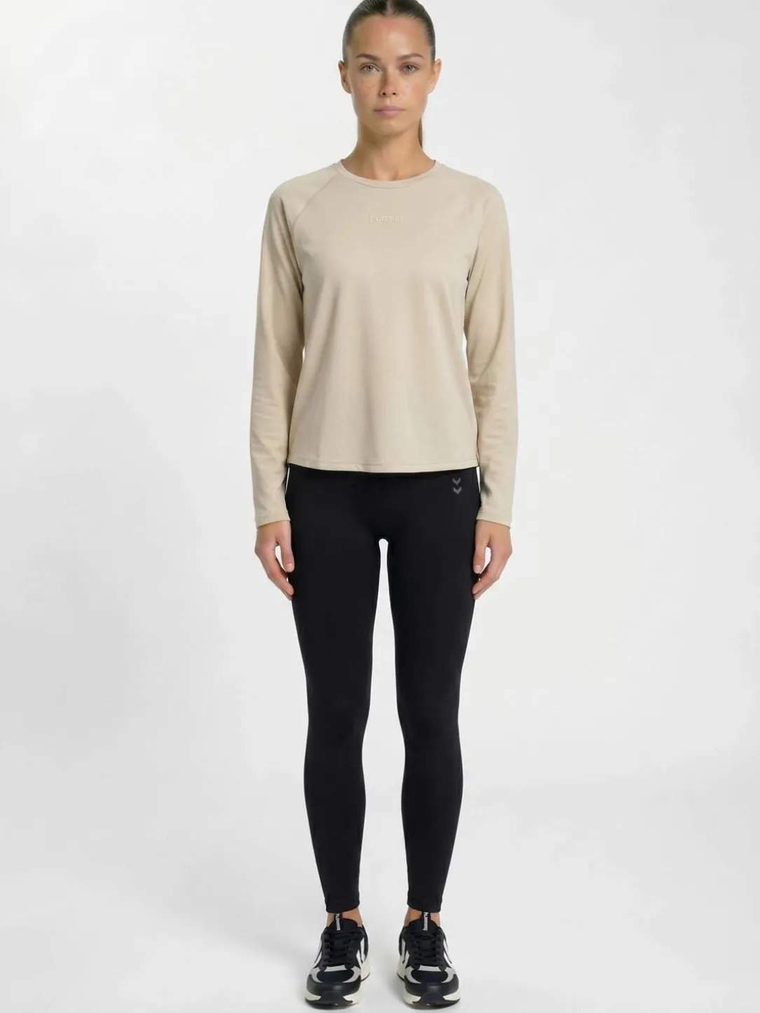 hmlVANJA TECH T-SHIRT L/S