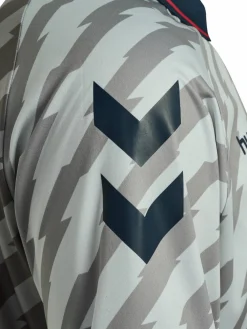 hmlWORLD 26 SOCCER JERSEY