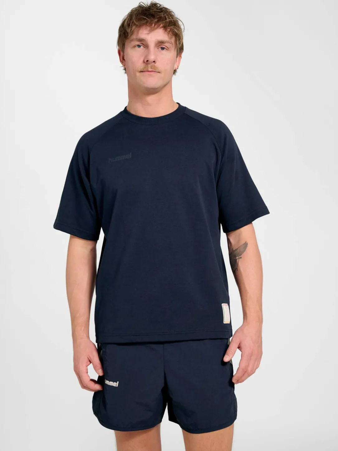 hmlWORLD 26 T-SHIRT S/S