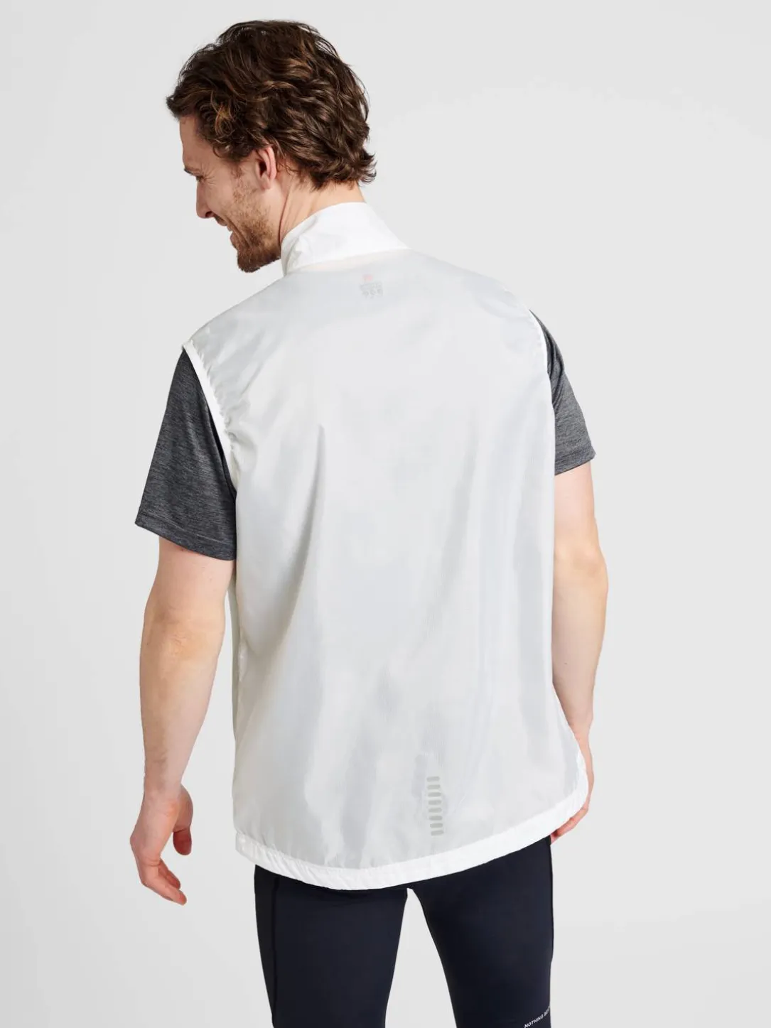 MEN PACKABLE TECH GILET