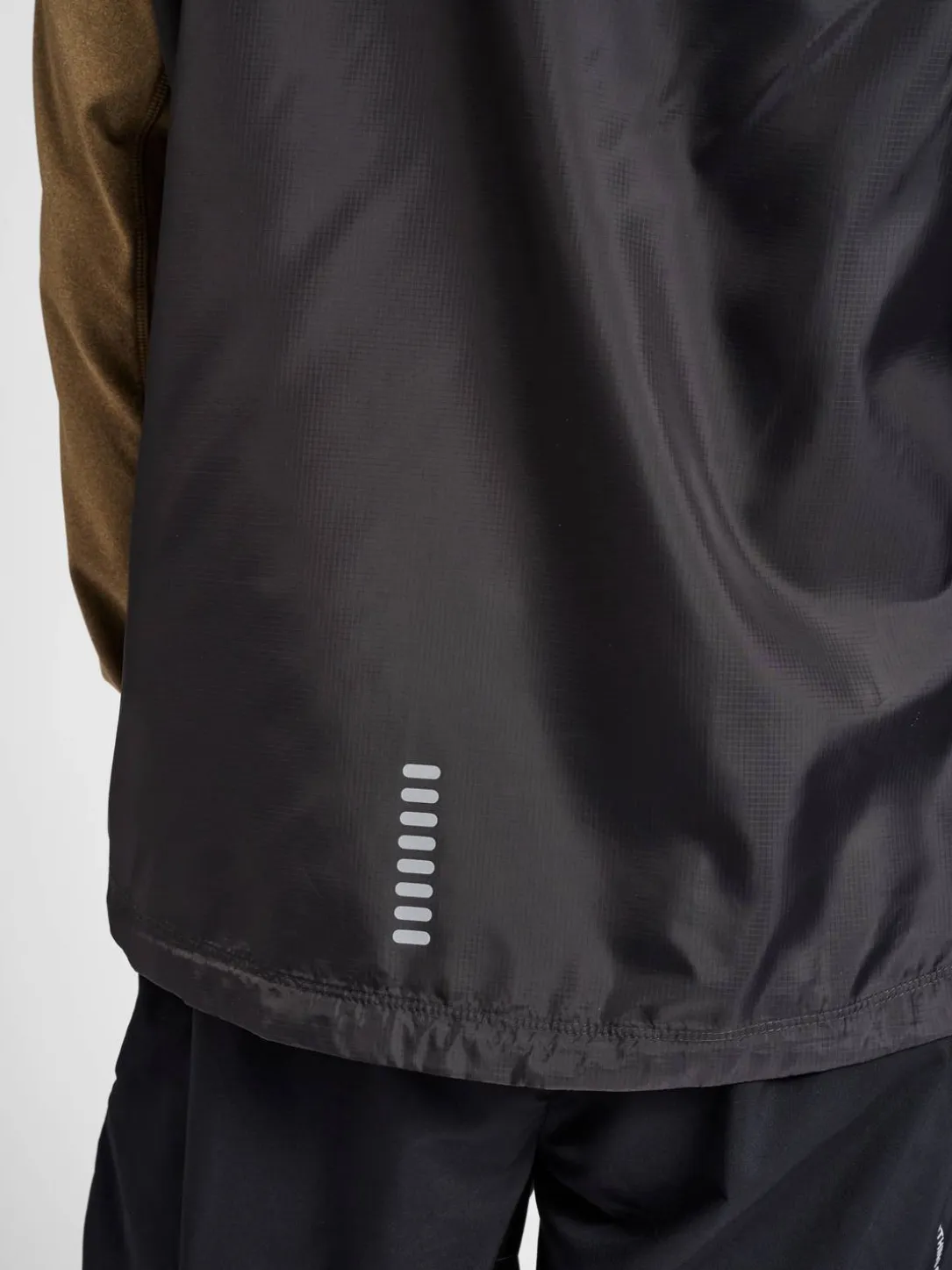 MEN PACKABLE TECH GILET