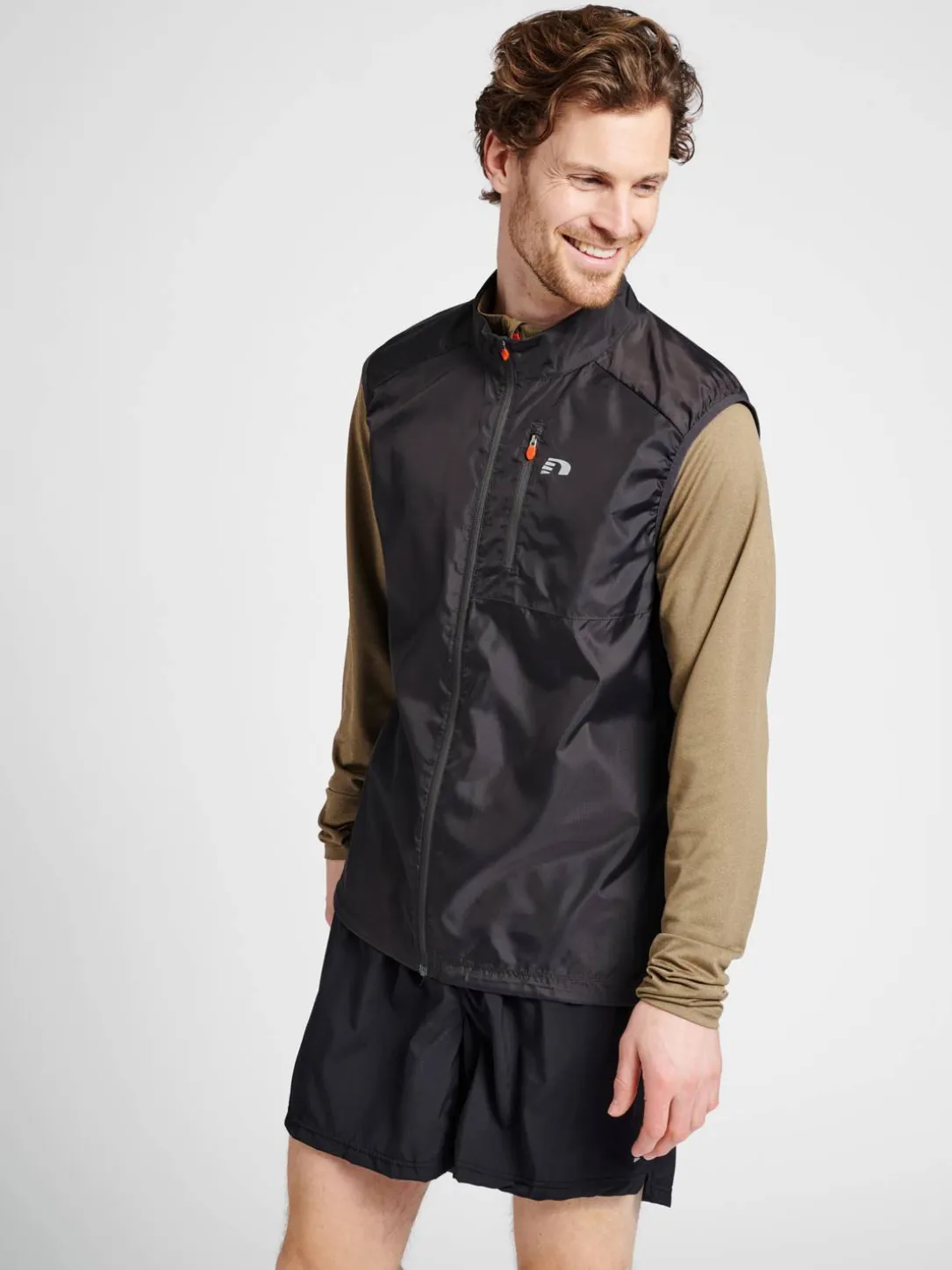 MEN PACKABLE TECH GILET