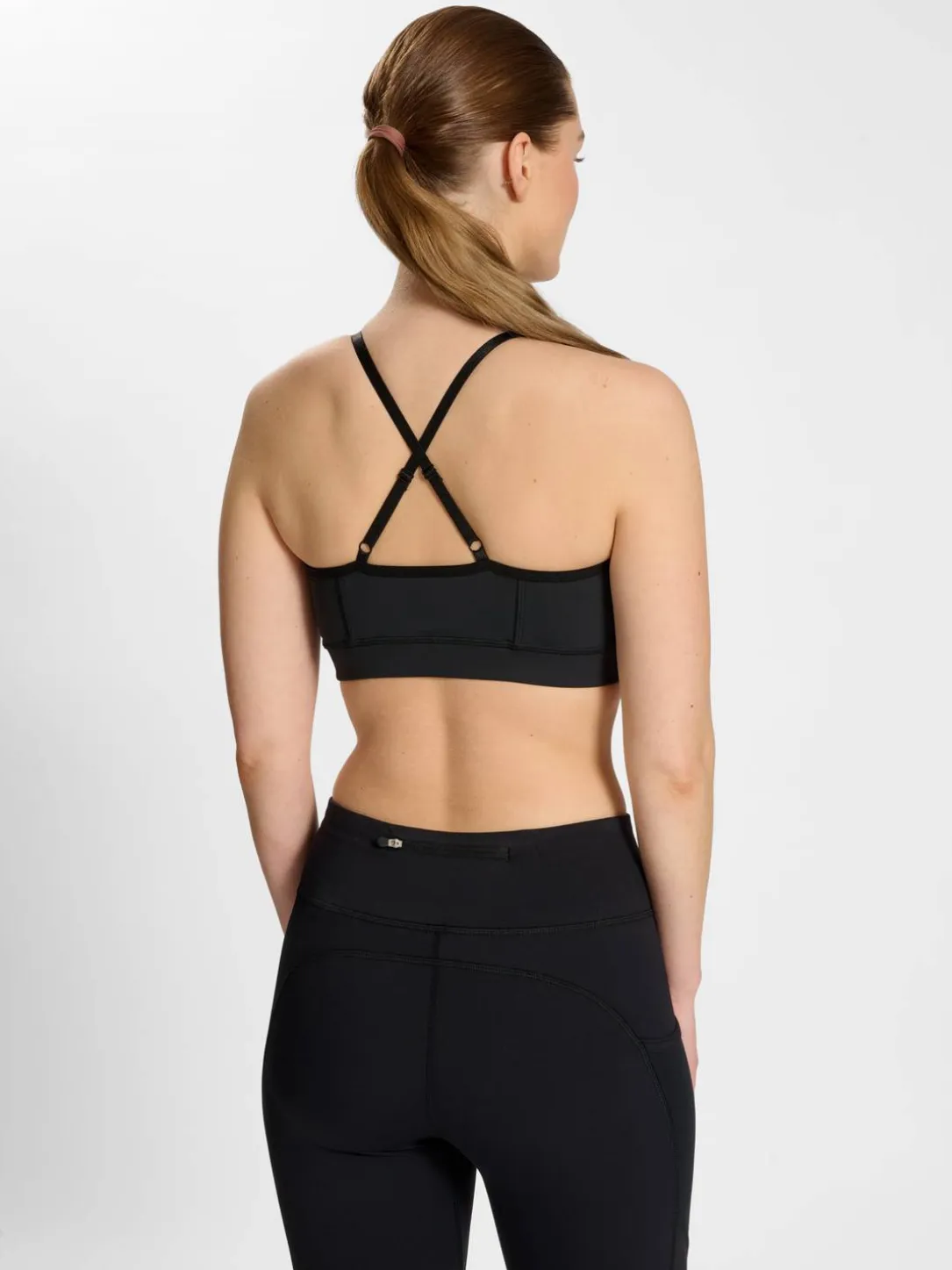 nwlAUGUSTA BRA WOMAN