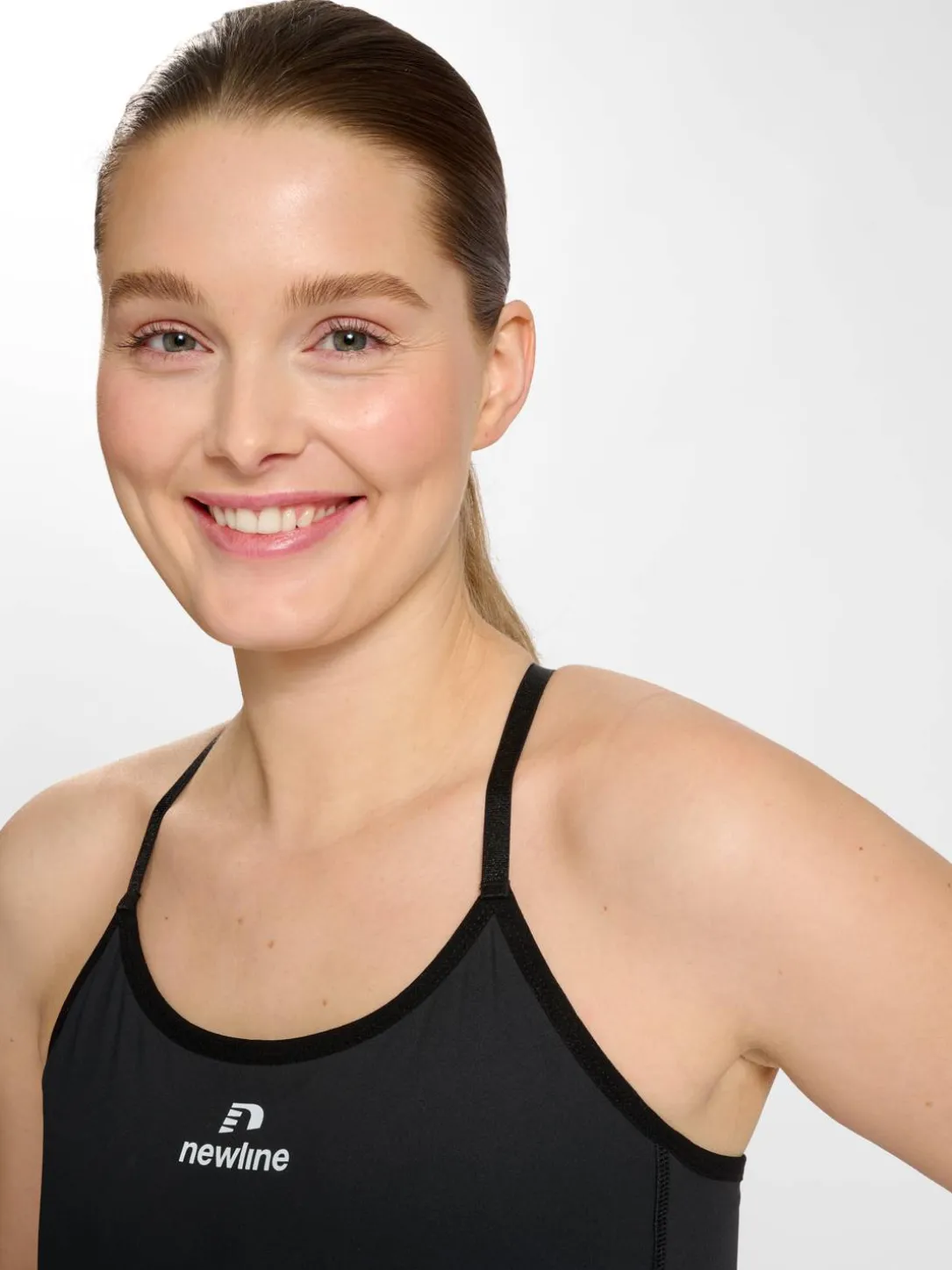 nwlAUGUSTA BRA WOMAN
