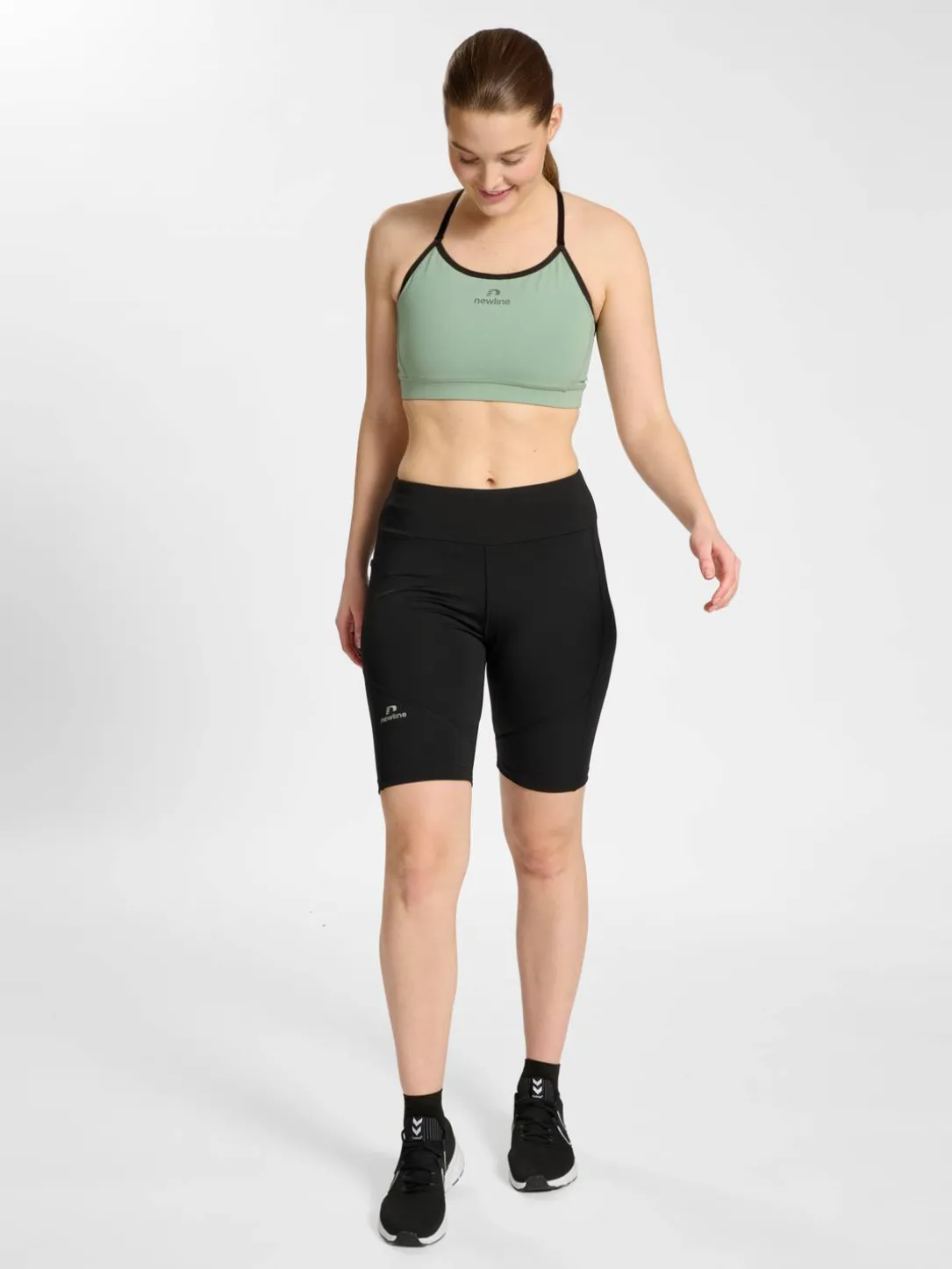 nwlAUGUSTA BRA WOMAN
