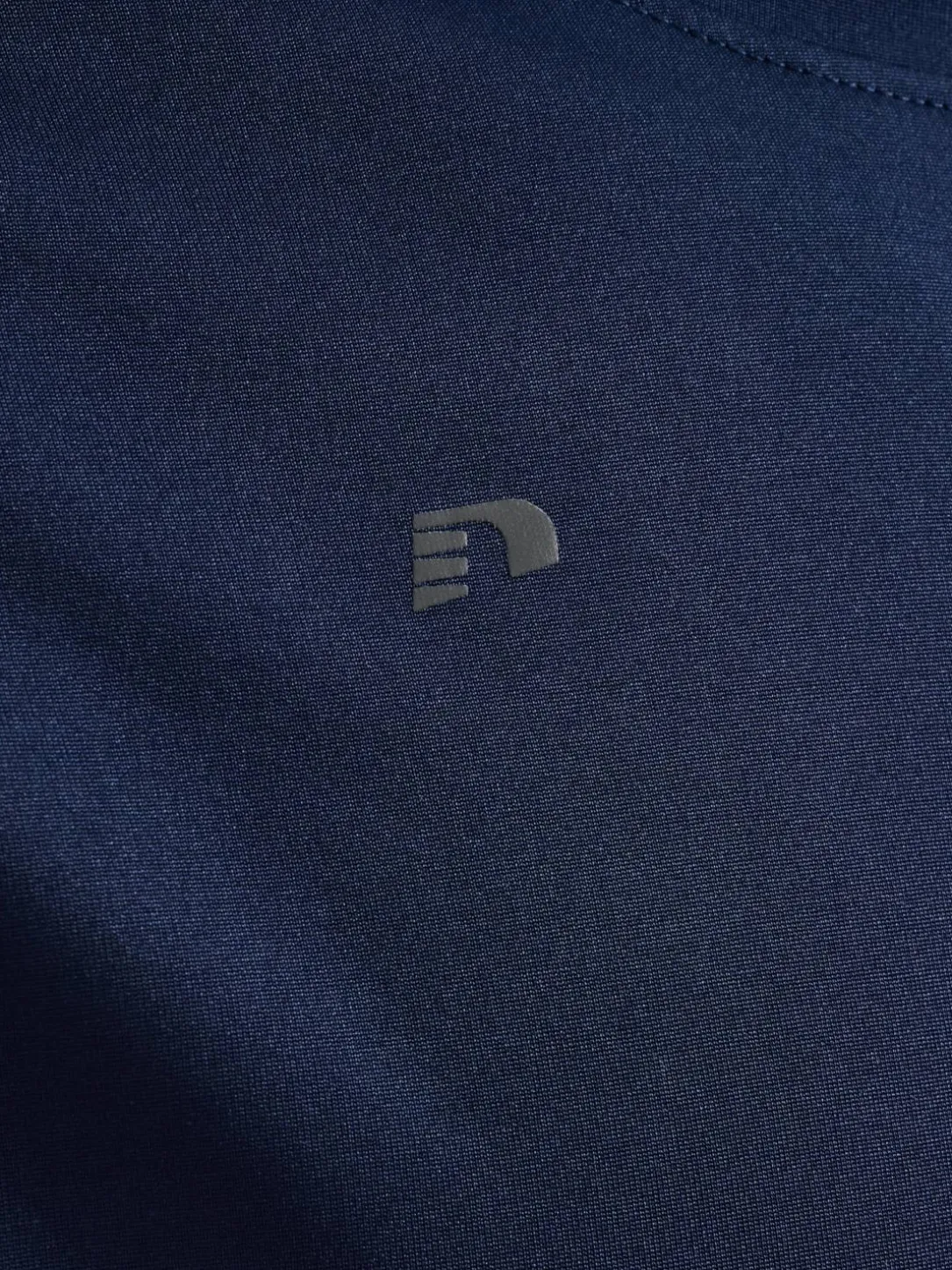 nwlBEAT T-SHIRT