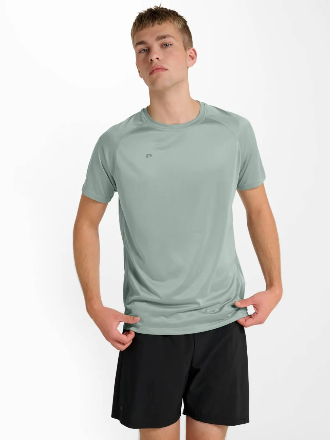 nwlBEAT T-SHIRT