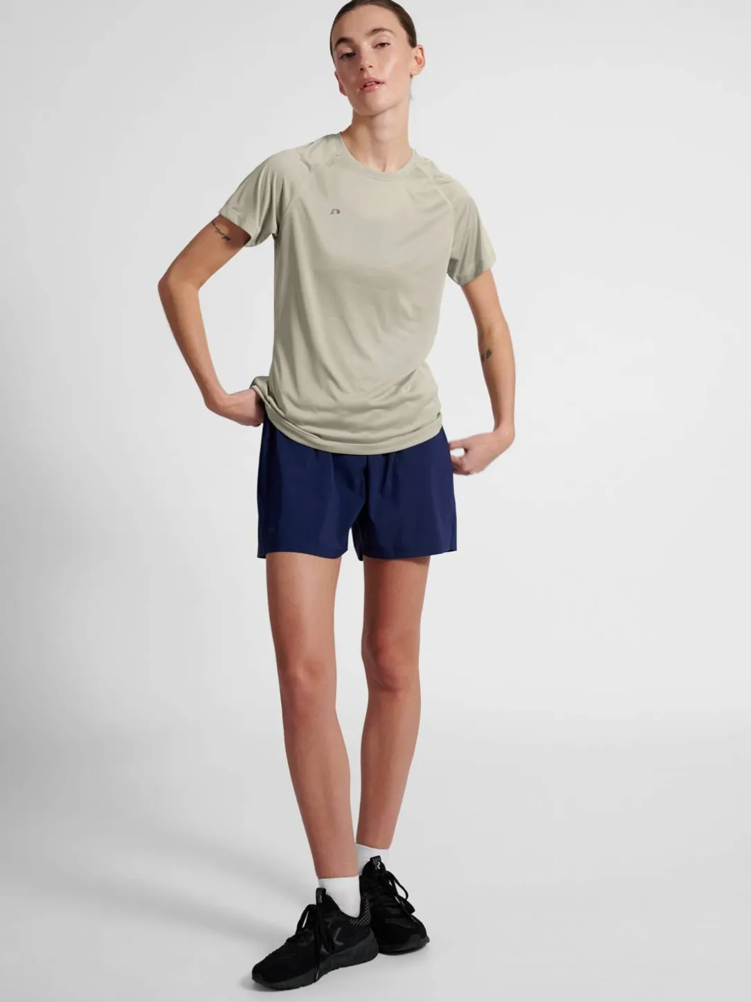 nwlBEAT W T-SHIRT