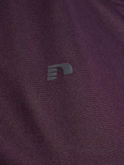 nwlBEAT W T-SHIRT