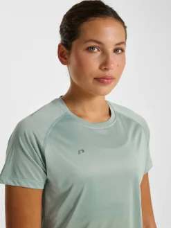 nwlBEAT W T-SHIRT