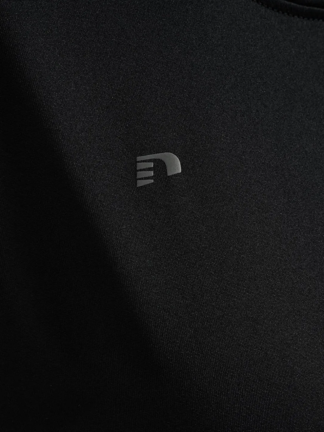 nwlBEAT W T-SHIRT