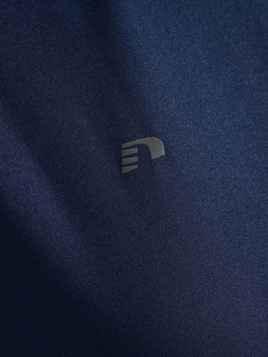 nwlBEAT W T-SHIRT