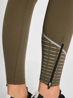 nwlCHICAGO WARM TIGHTS female