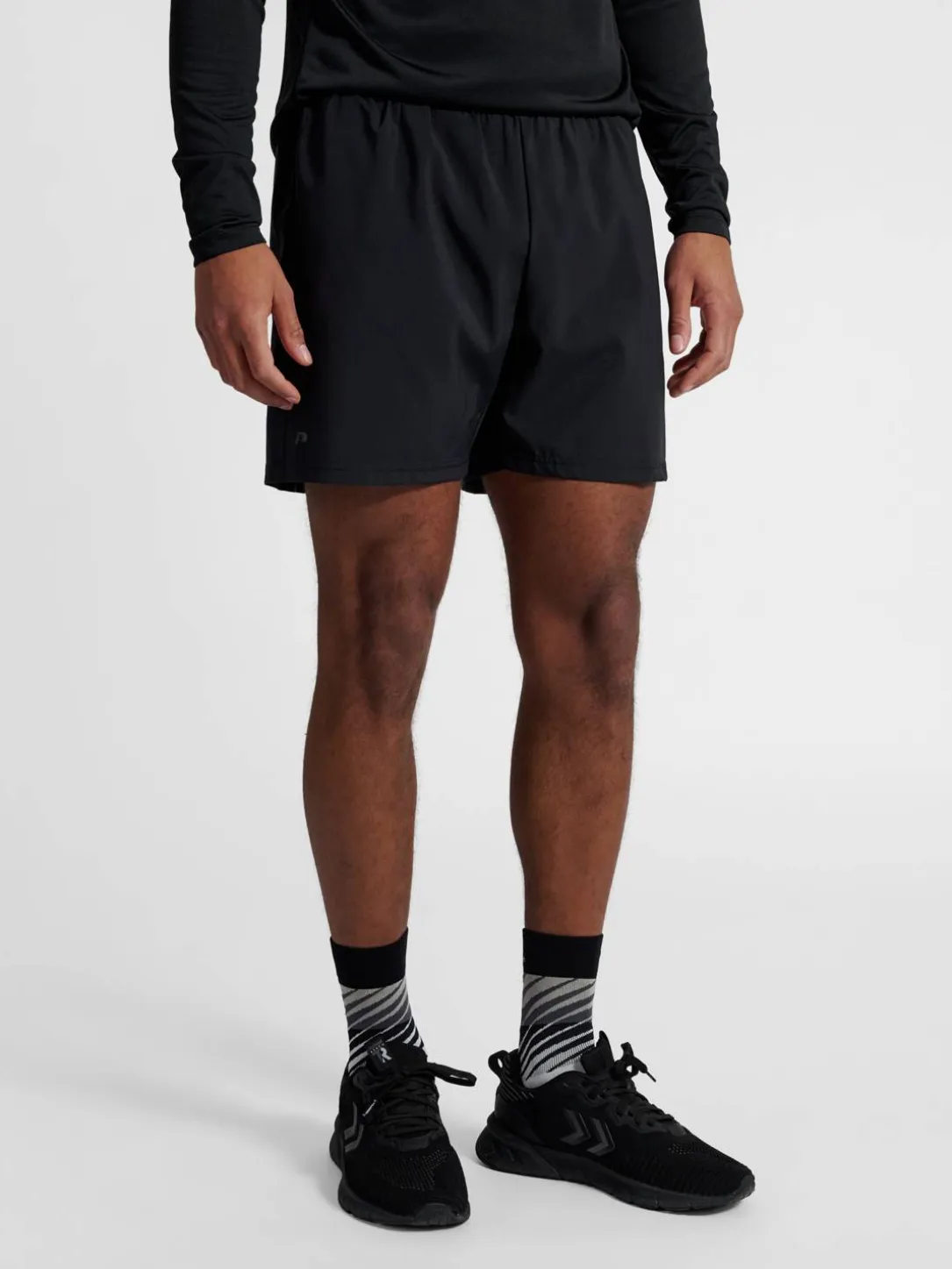 nwlMAX ZIP POCKET SHORTS