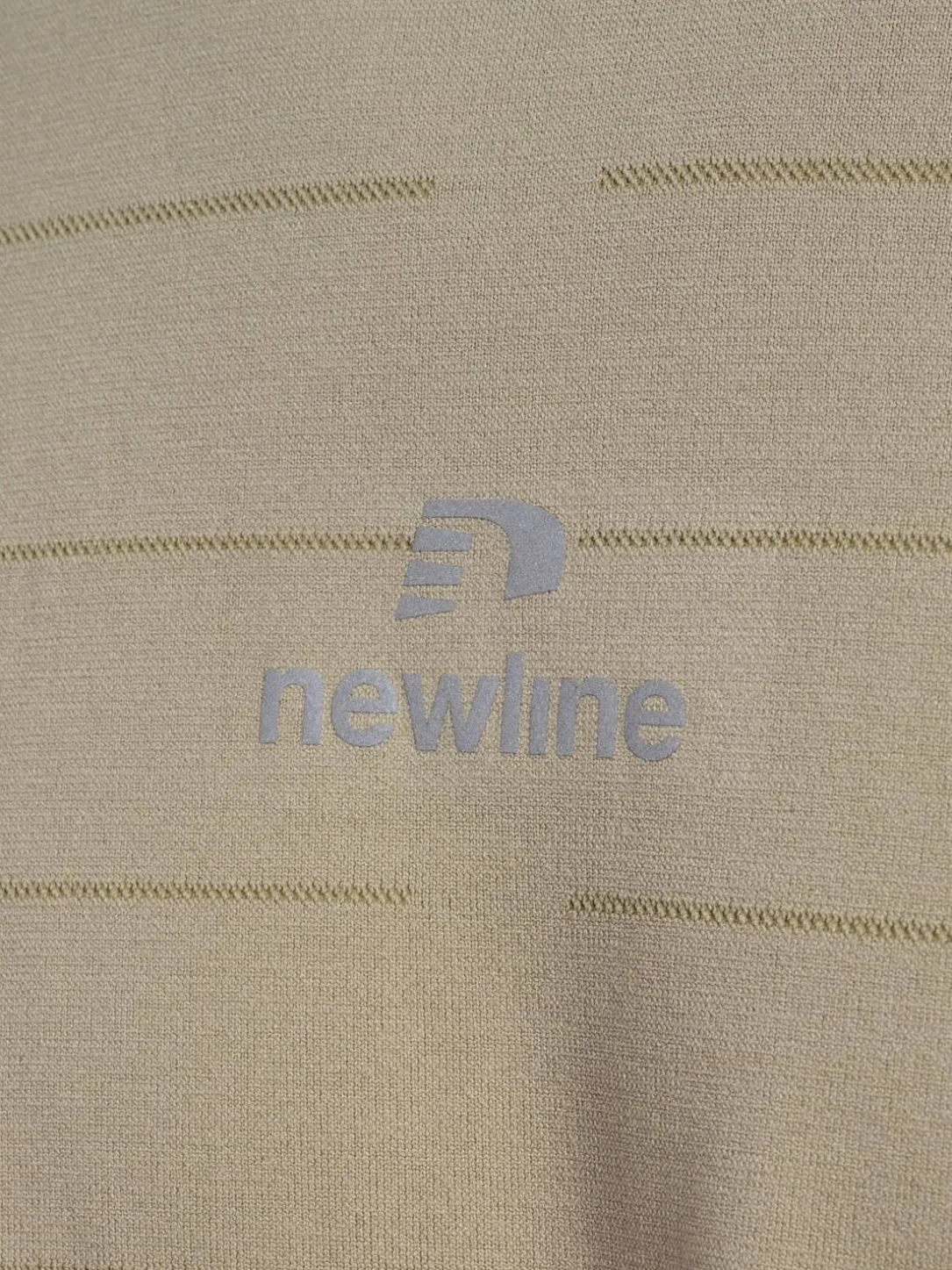 nwlPACE SEAMLESS TEE