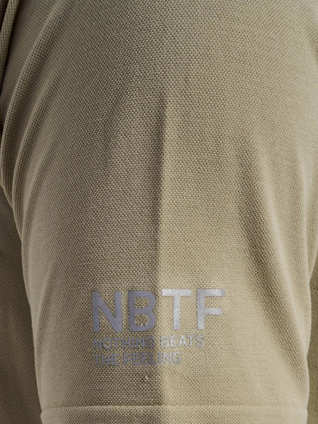 nwlPACE SEAMLESS TEE