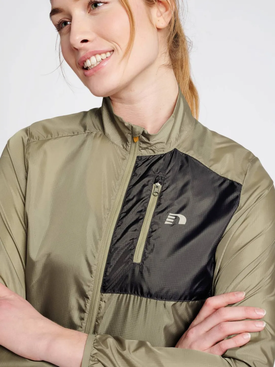 WOMEN PACKABLE TECH JACKET
