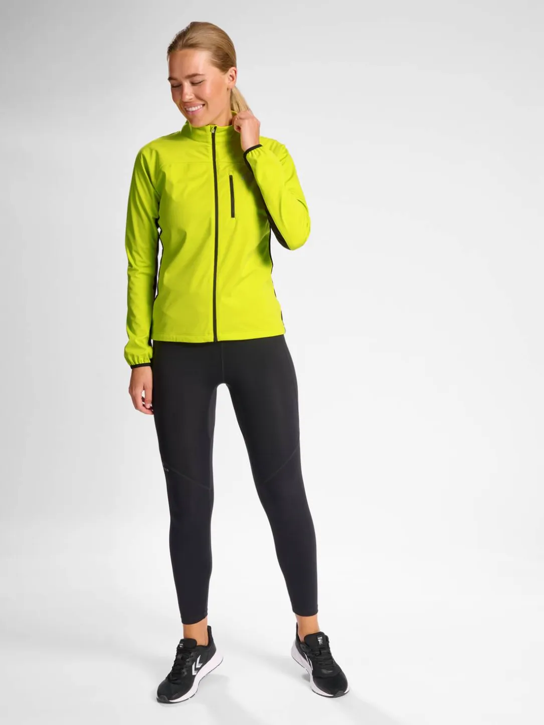 WOMEN'S CORE JACKET