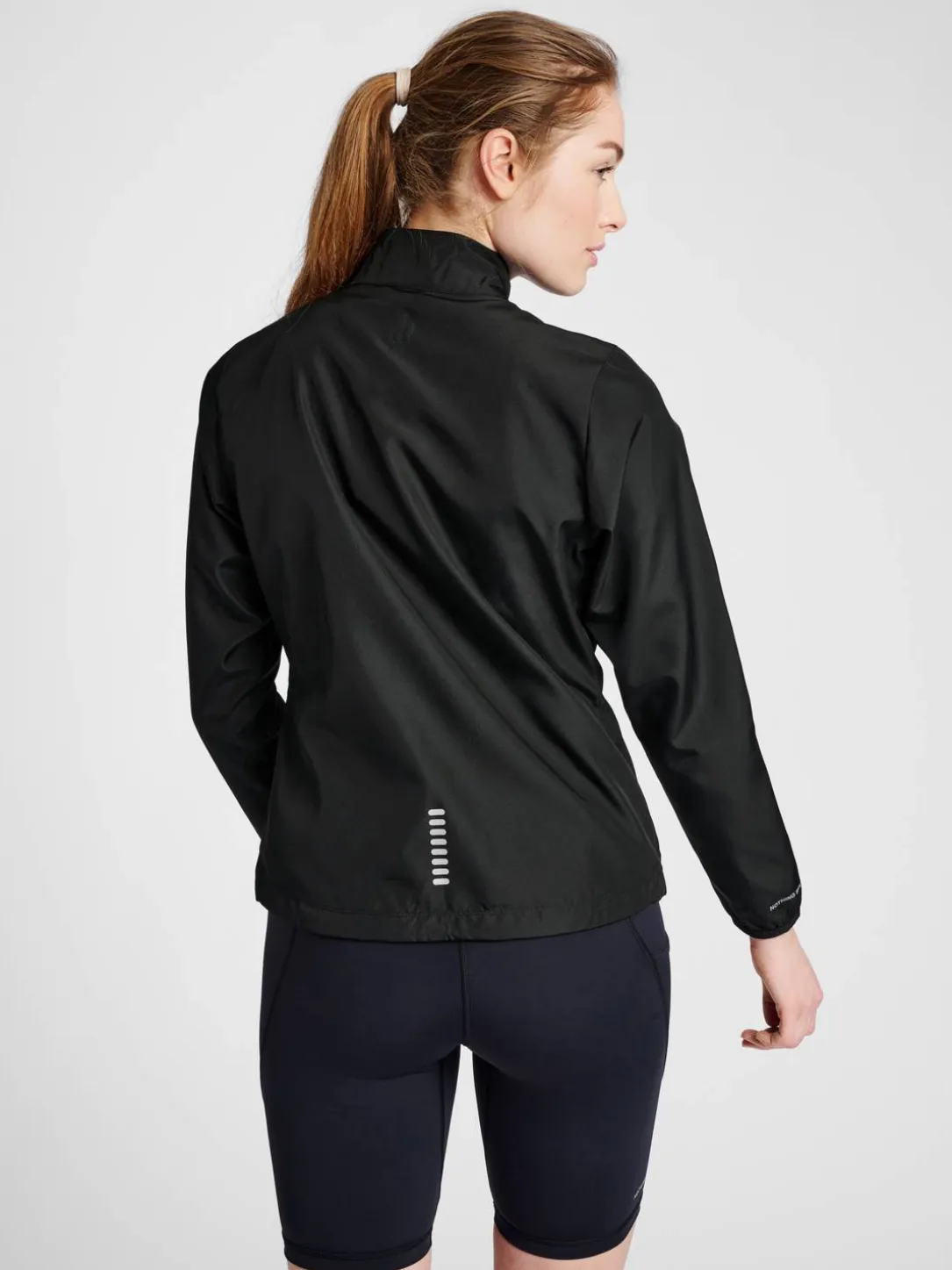 WOMENS PERFORMANCE JACKET